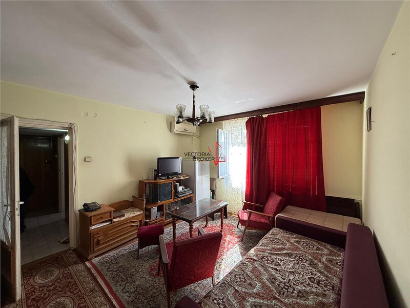 Gara de Nord- Metrou 3 camere semidecomadate, et. 2, vedere mixta, 62mp,