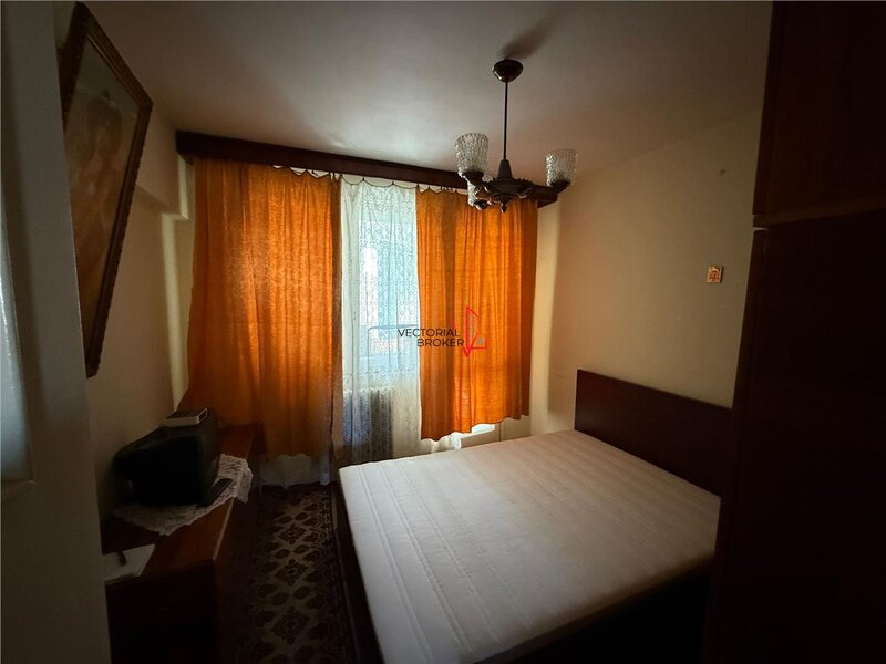 Gara de Nord- Metrou 3 camere semidecomadate, et. 2, vedere mixta, 62mp,